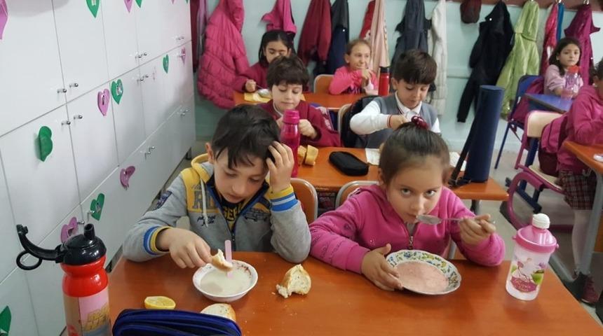 &rsquo;&Ouml;ğrenciler sağlıklı besleniyor&rsquo; projesi