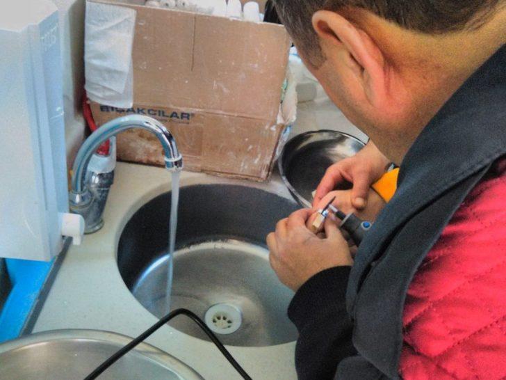 Parmağa sıkışan yüzük kesilerek çıkarıldı G5