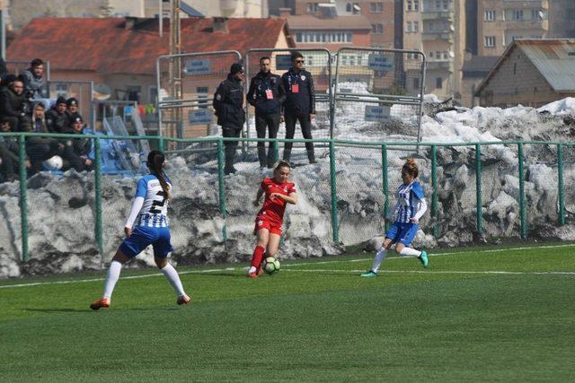 Hakkarigücüspor evinde 2-1 mağlup oldu