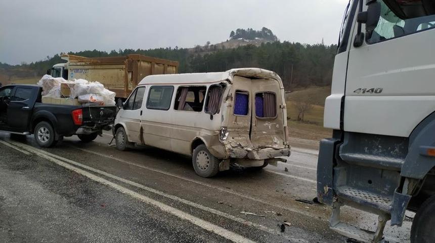 Emet&rsquo;te zincirleme trafik kazası: 2 yaralı