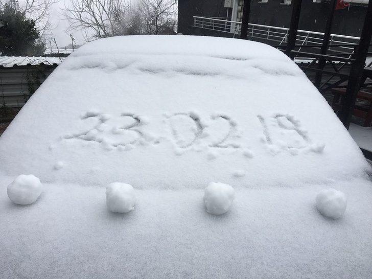 İstanbul'da kar yağışı devam ediyor! Sıcaklık sıfır derece G4