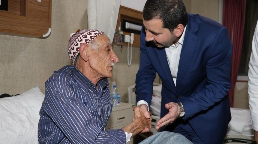 Baydili hastaları ziyaret ederek destek istedi