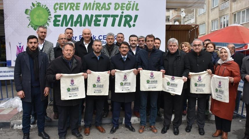 Şehzadeler Belediyesinden 2 bin adet çevreci çanta