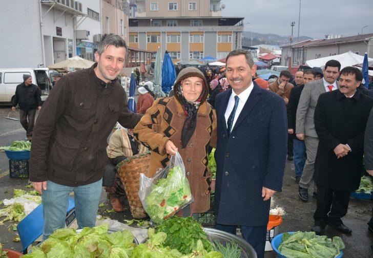 Uysal pazar esnafını ziyaret etti G1