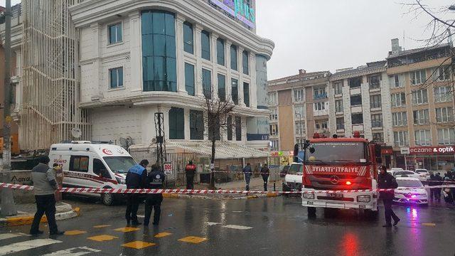 Esenyurt’ta trafoya giren genç yanarak can verdi