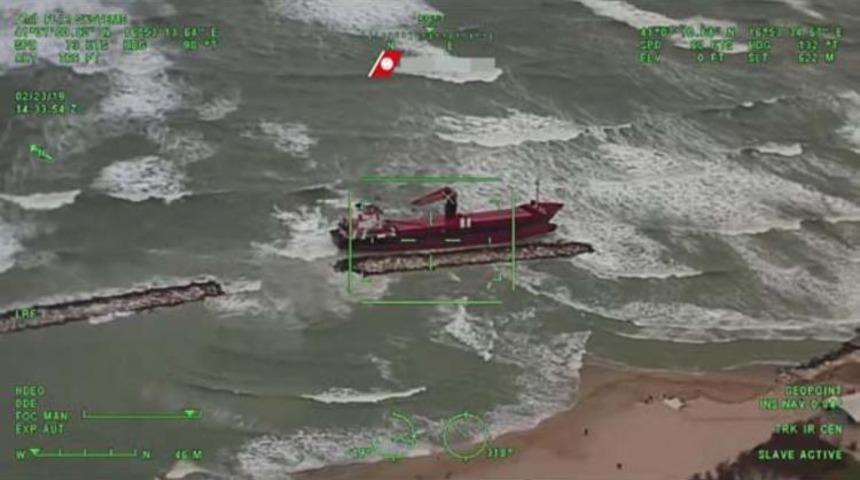 Türk kargo gemisi İtalya'da karaya oturdu!