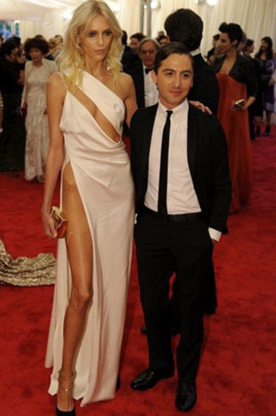 Алессандра амбросио в платье канны. 3d модели. Прозрачное платье. Эрвин олаф. Модель человека.