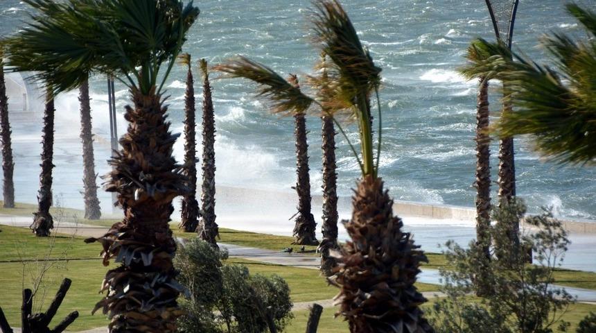 Meteoroloji&rsquo;den Aliağa i&ccedil;in kuvvetli fırtına uyarısı