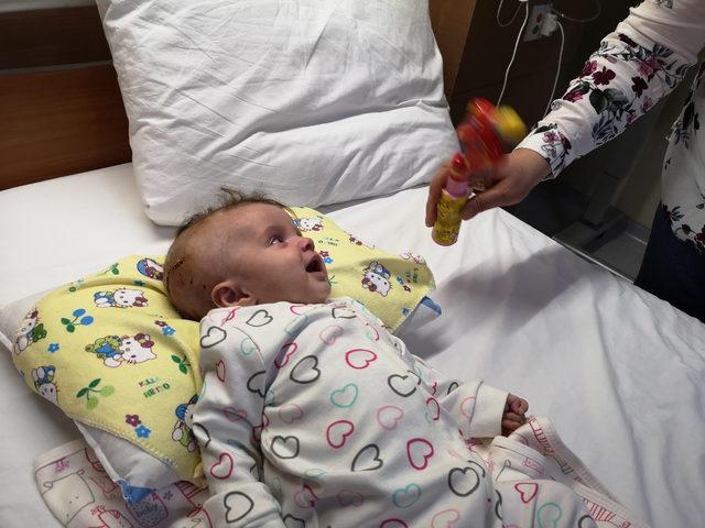 4 aylık bebekten 'böbrek' büyüklüğünde tümör çıktı