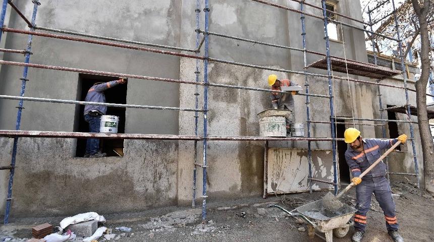 Kızılsaray Mahallesi&rsquo;ne oda tiyatrosu ve Komşu Evi