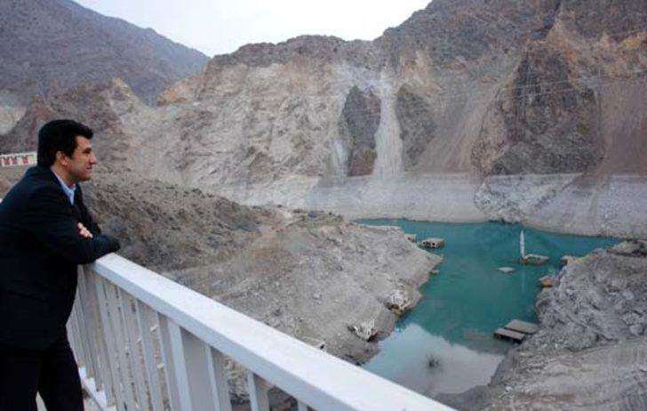 Baraj suyu çekilince ortaya çıktı  G5