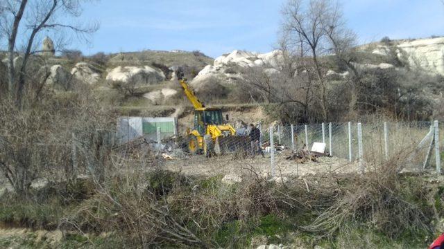 Kapadokya’da kaçak yapıların yıkımı devam ediyor