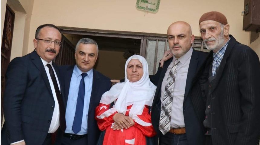 Siirt Valisi Atik şehit ailesini ziyaret etti