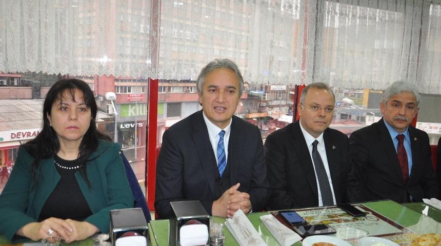 Ayan basın ile bir araya geldi