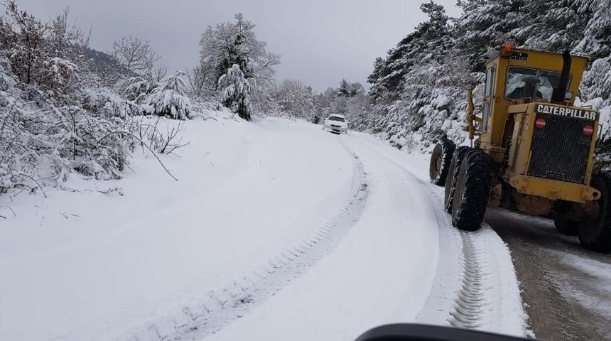 Yolda fırıncının imdadına belediye yetişti