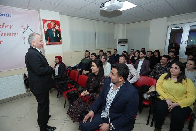 Evlilik Okulu yeni mezunlarını verdi