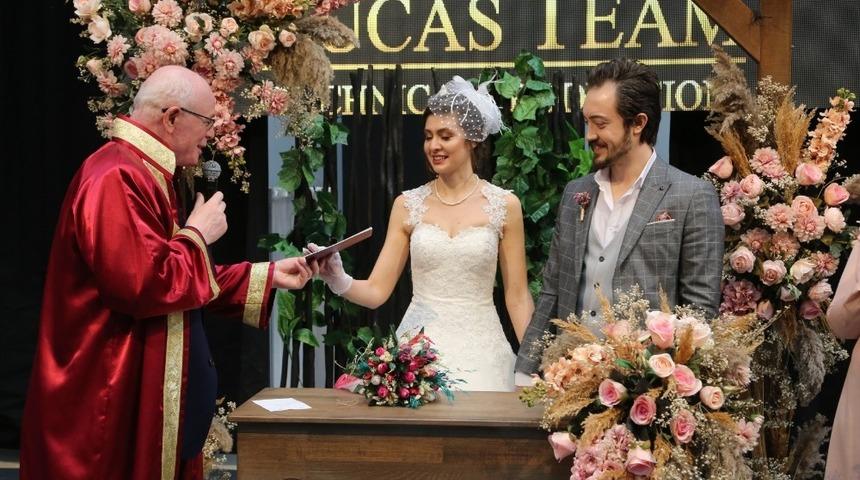 Kazım Kurt fuarda nik&acirc;h kıydı