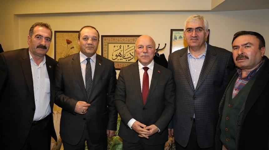 Başkan Sekmen MHP&rsquo;li y&ouml;neticilerle buluştu