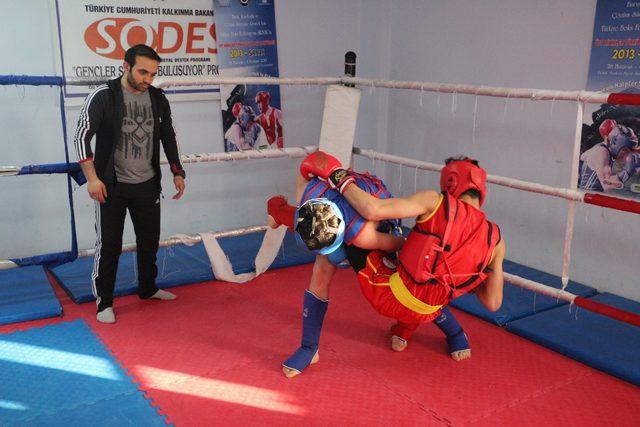 Silopili öğrenciler, 'wushu' şampiyonalarına hazırlanıyor