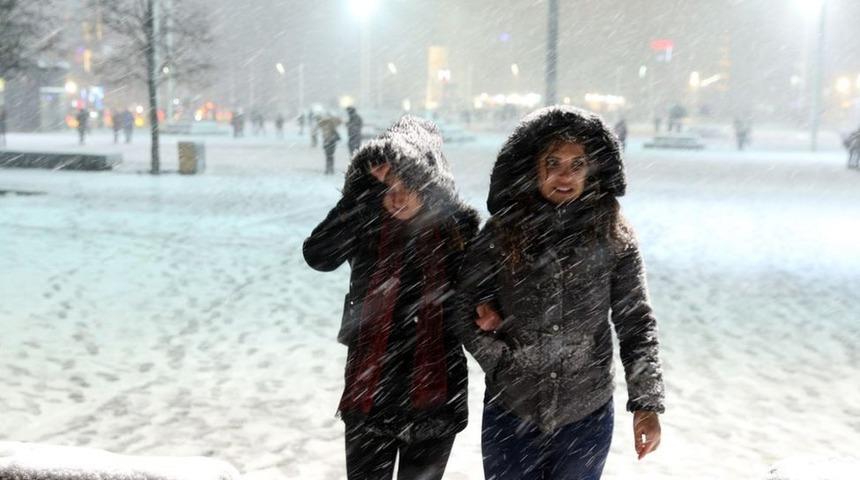 İstanbul'da yarından itibaren yoğun kar yağışı bekleniyor, İstanbul Valiliği hangi önlemleri açıkladı?