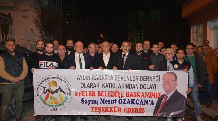 Kanarya sevenlerden &Ouml;zakcan&rsquo;a destek s&ouml;z&uuml;