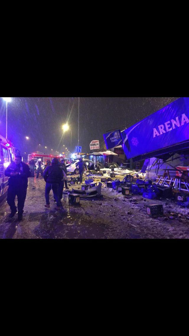 Çekmeköy'de trafik kazası: 1 ölü 3 yaralı (1)