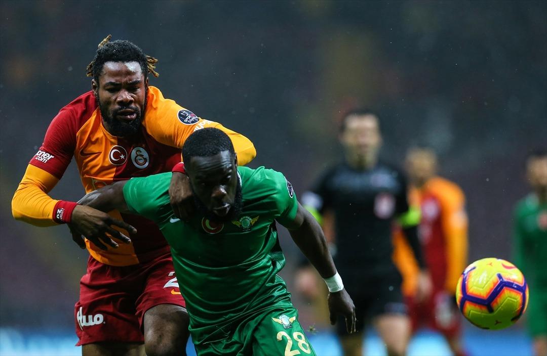 Carlo Ancelotti, Luyindama'yı transfer listesine ekledi