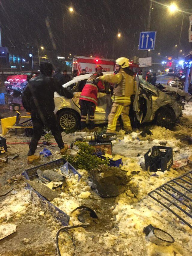 Çekmeköy’de feci kaza: 1 ölü 3 yaralı (2)