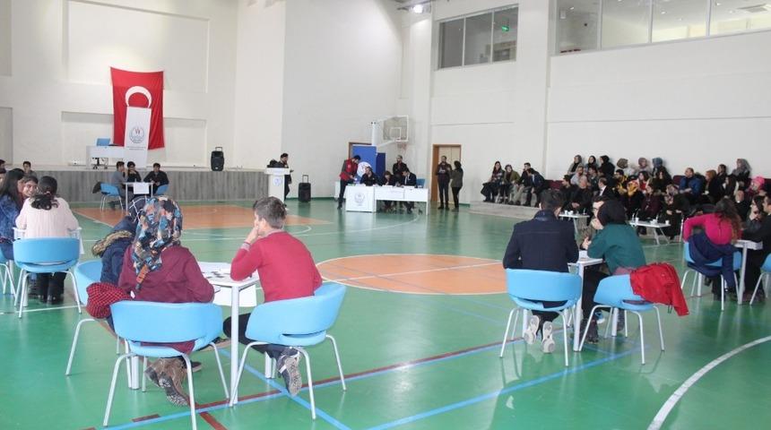 Van&rsquo;da &lsquo;Gen&ccedil;lik Merkezleri Arası Bilgi Yarışması&rsquo; heyecanı