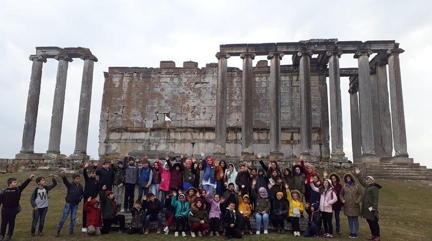 Aizonai Antik Kenti&rsquo;ne sezonun ilk turları başladı
