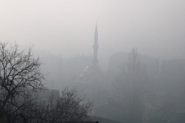 Sivas’ta yoğun sis etkili oldu