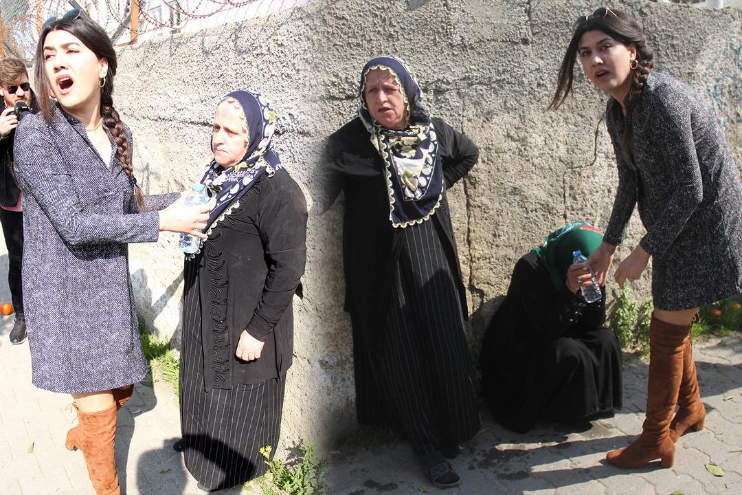 G&ouml;r&uuml;r g&ouml;rmez yanlarına koştu: Buradan ayrılamam