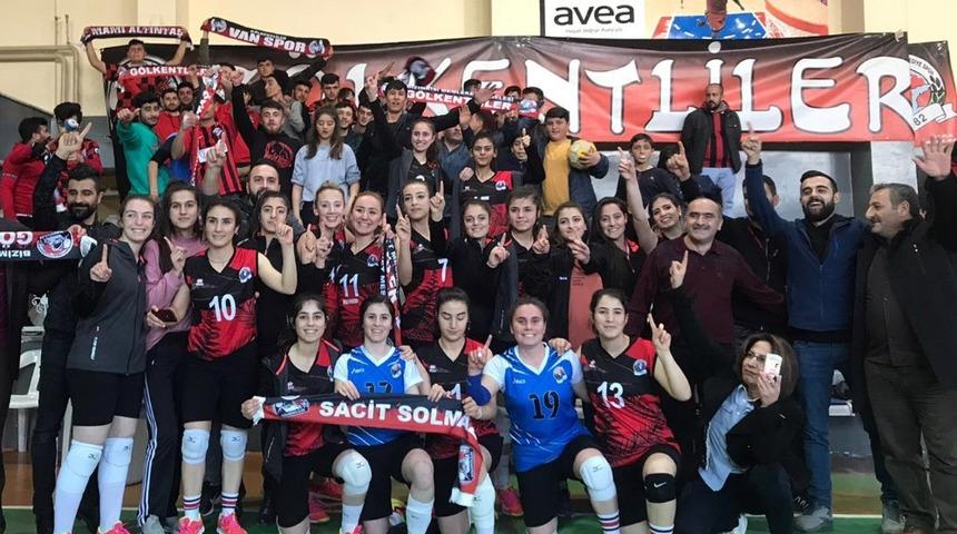 Van B&uuml;y&uuml;kşehir Belediyespor Kadın Voleybol Takımı play-off&rsquo;ta