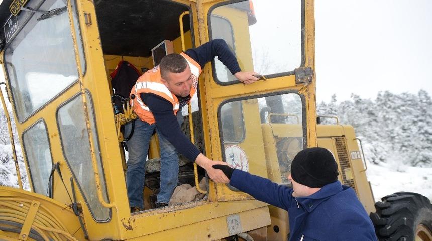 Avcı, kar m&uuml;cadelesine katıldı