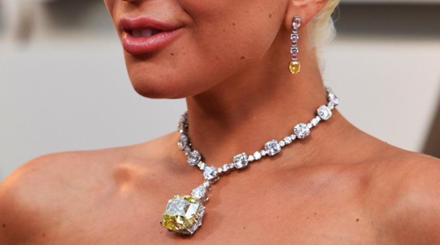 Lady Gaga Oscar Ödüllerine Tiffany & Co gerdanlığıyla damga vurdu! Kolyenin değeri 30 milyon dolar