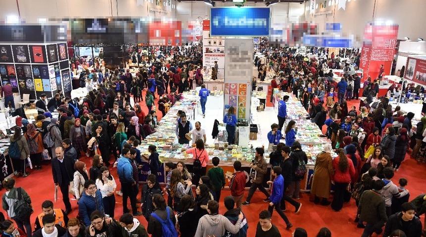 Samsun kitaba koştu