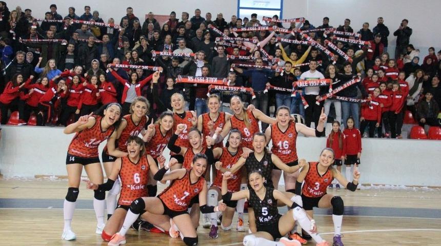 Kale 1957 Spor sezonu şampiyon olarak tamamladı
