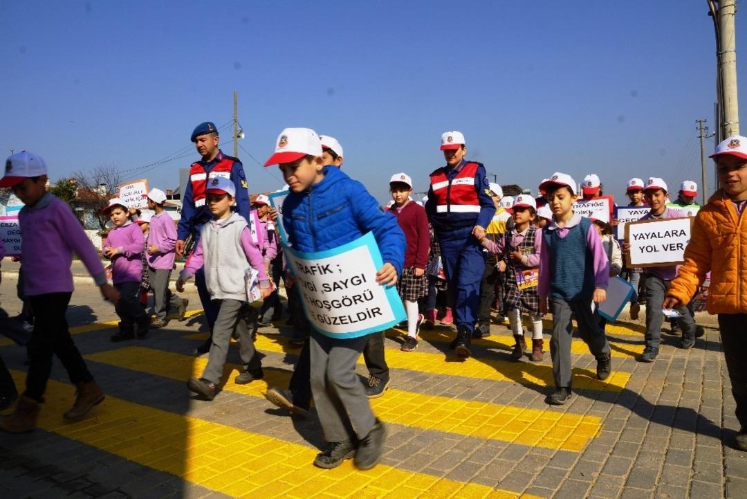 Aydın jandarması yeni &lsquo;Trafik Dedektifleri&rsquo; yetiştiriyor