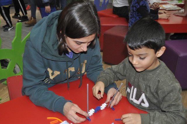 Minikler K’nex etkinliklerine yoğun ilgi gösterdi