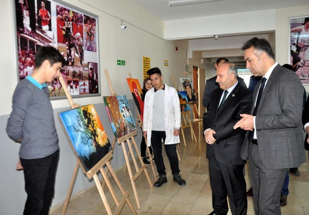 Vali &Ccedil;ağatay&rsquo;dan okul ziyareti