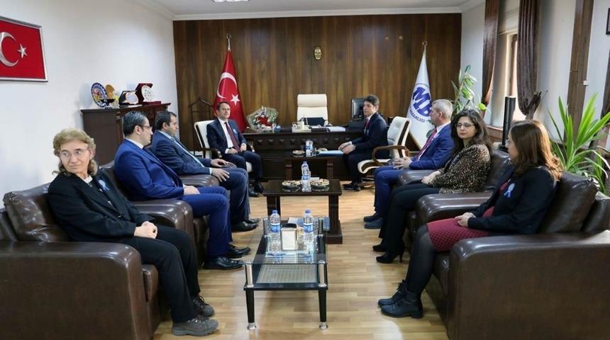 Vali Aktaş, Vergi Haftası dolayısıyla Defterdarlığı ziyaret etti