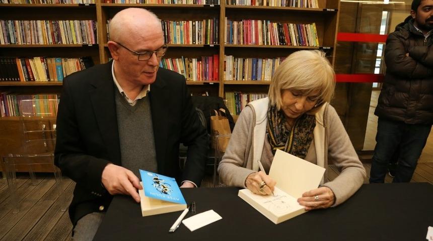 Ayşe Kulin okurlarıyla buluştu