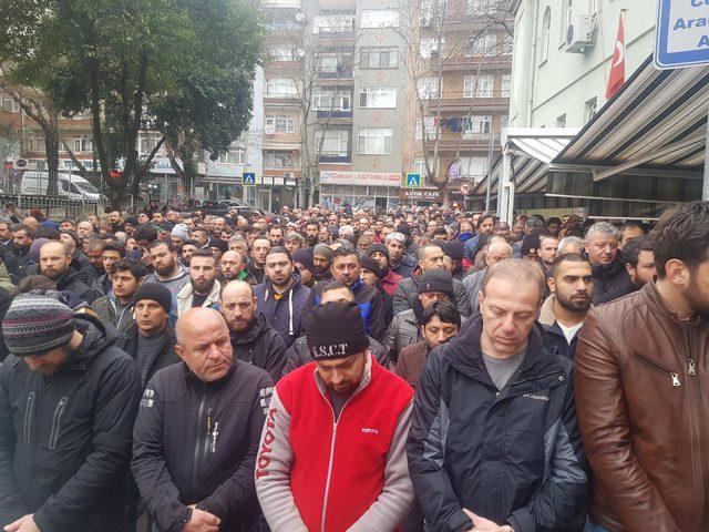 Kazada ölen çift toprağa verildi, Miraç bebek anneannesine verildi