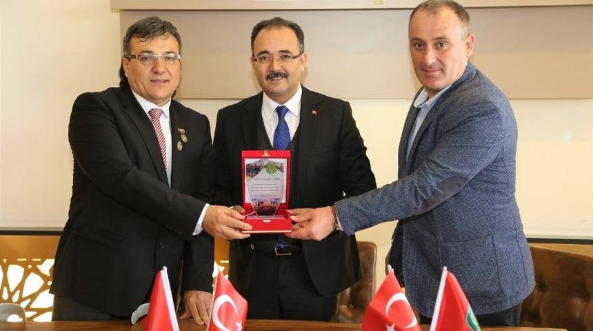 T&uuml;rkiye Harp Malul&uuml; Gaziler, Şehitler, Dul ve Yetimleri Derneği Uşak Şubesi&rsquo;nde yeni başkan belli oldu