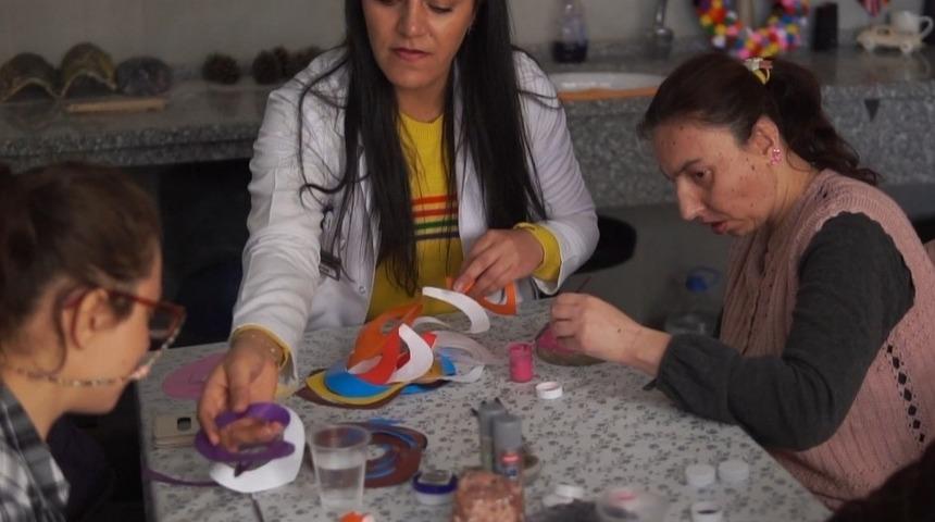 Alaşehir&rsquo;in &ouml;zel &ouml;ğrencilerine sanat eğitimi