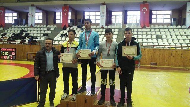 Güreş Eğitim Merkezi Analig’de Yarı Finale Yükseldi