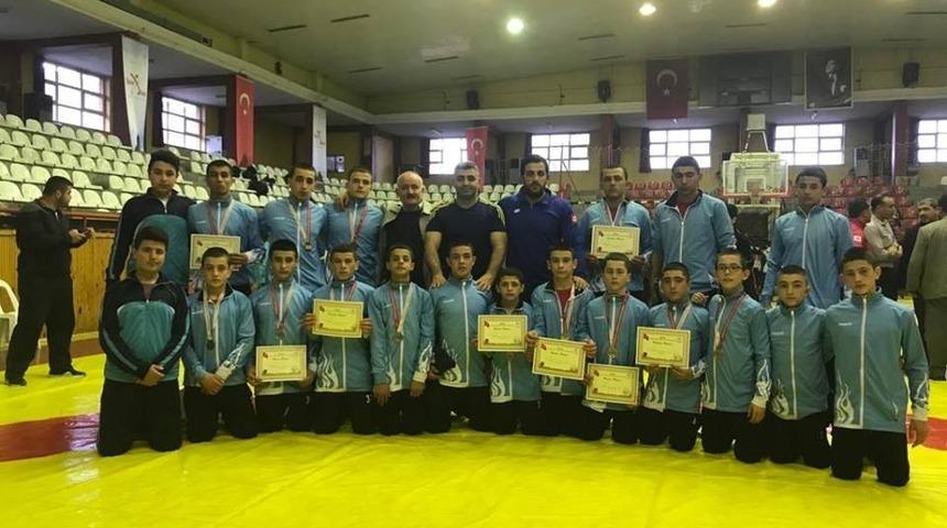 G&uuml;reş Eğitim Merkezi Analig&rsquo;de Yarı Finale Y&uuml;kseldi