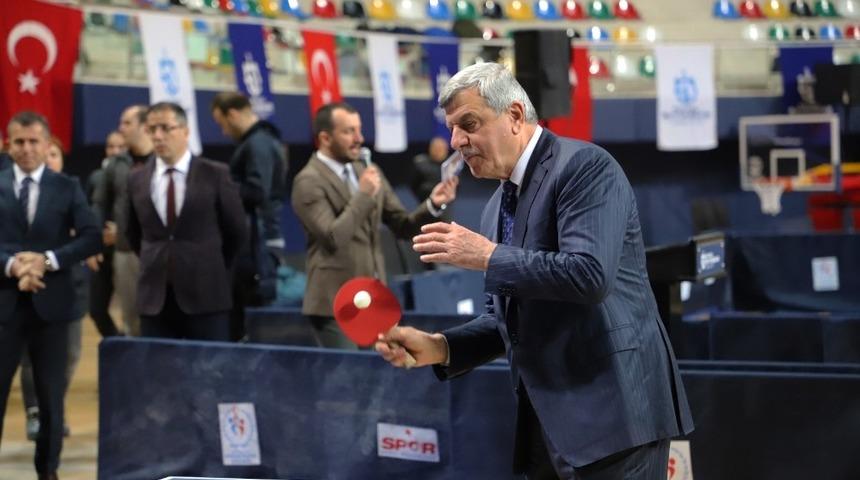 Başkan Karaosmanoğlu&rsquo;nun vuruşuyla şampiyona başladı