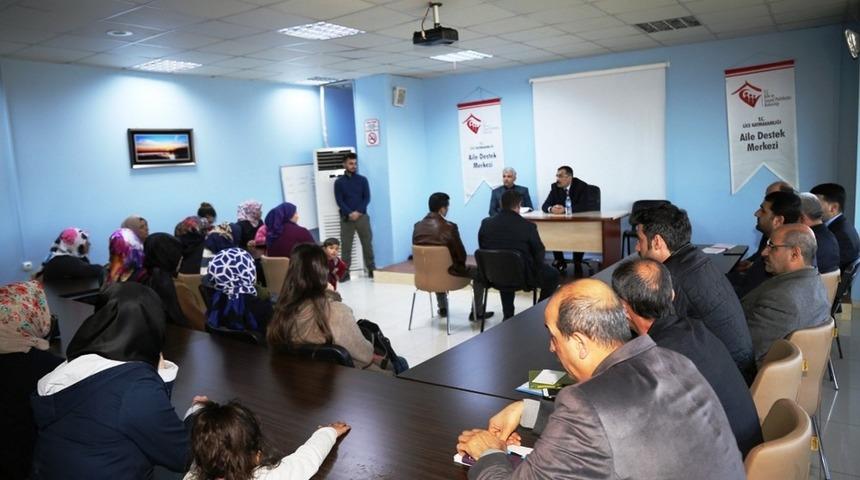 Kaymakam &Ccedil;elik vatandaşlarla bir araya geldi