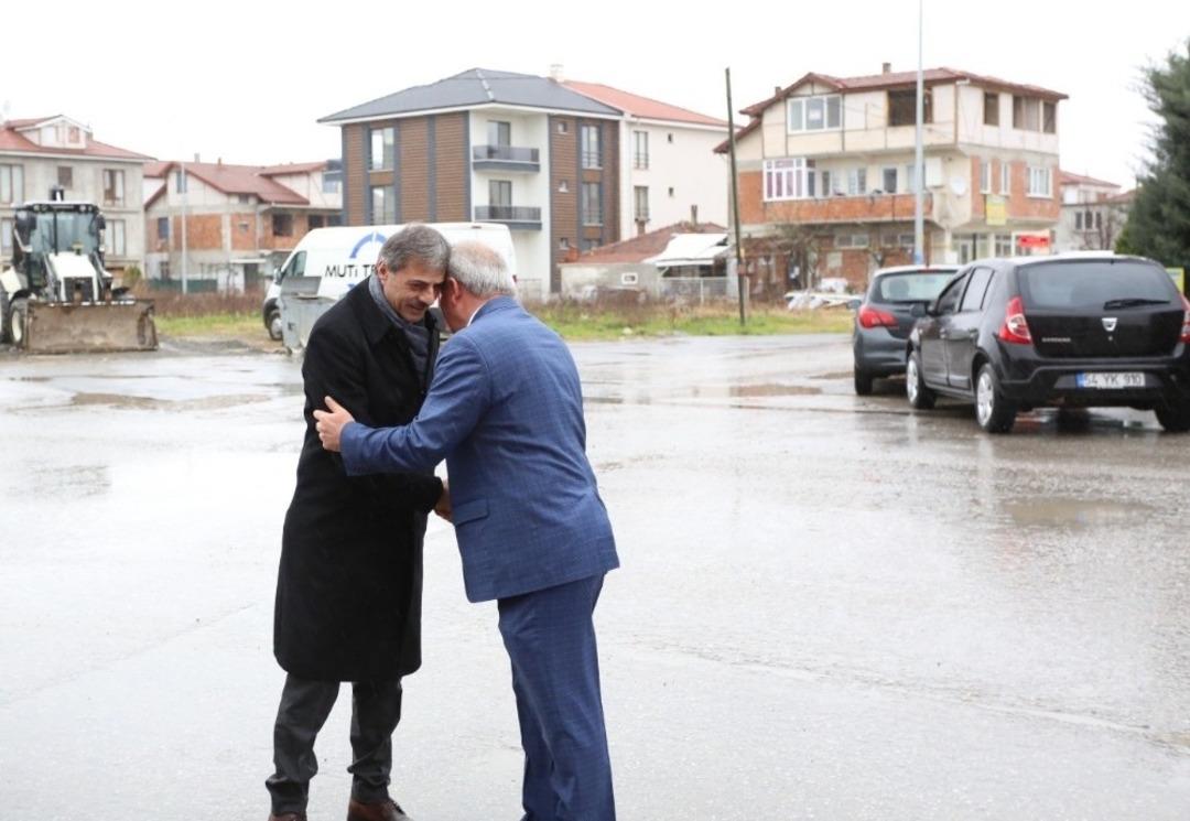 Başkan Alemdar, Vatan Mahallesi&rsquo;nde muhtarlarla buluştu